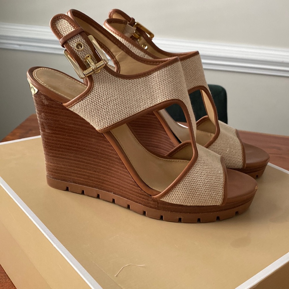 Michael Kors Georgiana wedges